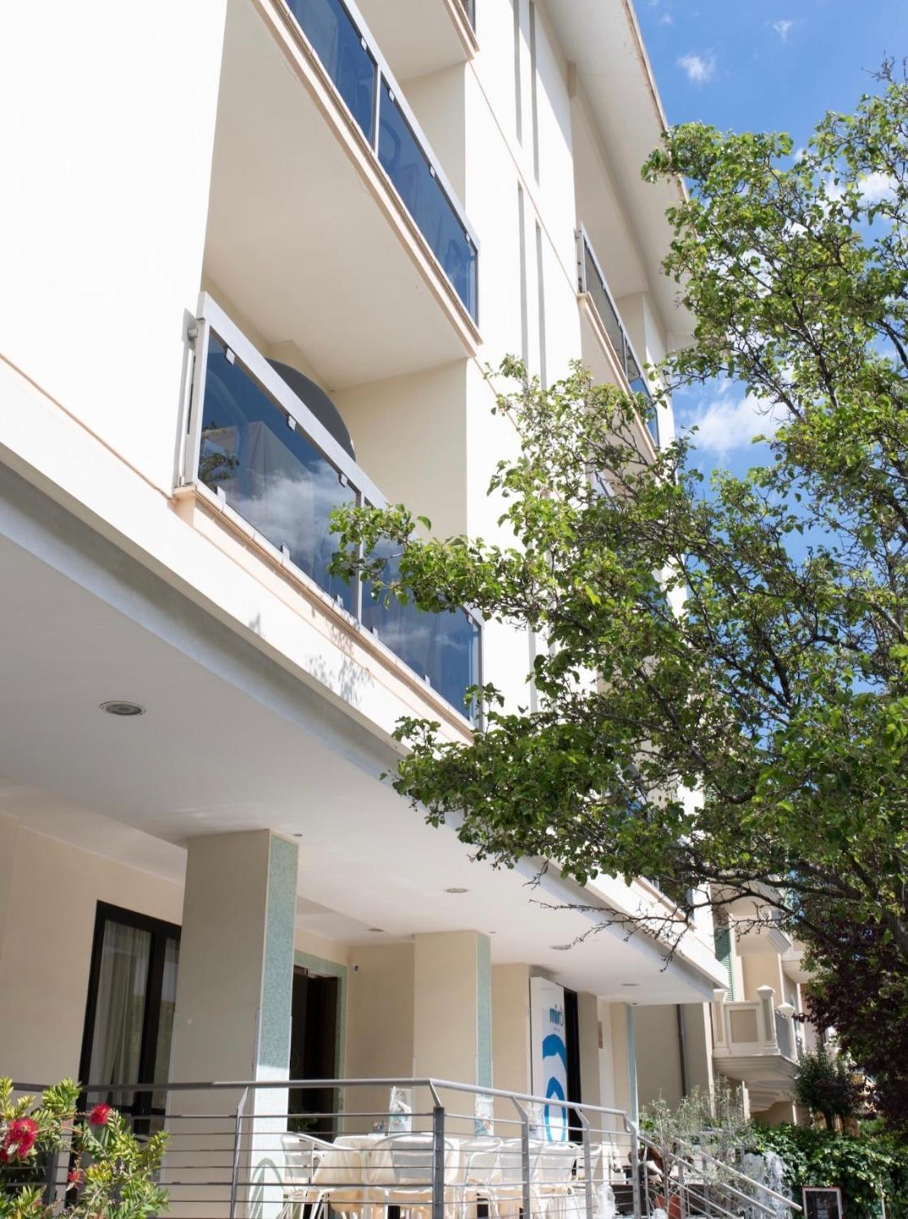 קאטוליקה Hotel Miro מראה חיצוני תמונה