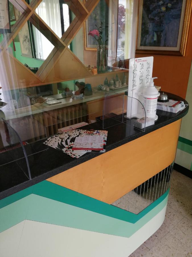 קאטוליקה Hotel Miro מראה חיצוני תמונה